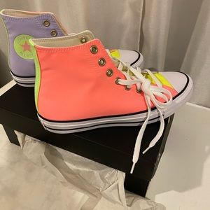 women’s multicolored converse